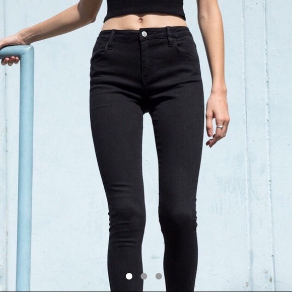 NEVER WORN BRANDY MELVILLE HIGH WAIST SKINNY JEANS - Picture 1 of 4